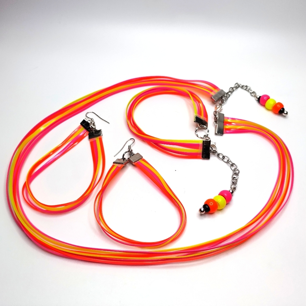 GLOW NECKLACE - Picture 9 of 11